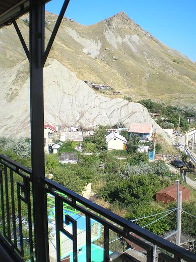 Жилье в Орджоникидзе с видом на горы